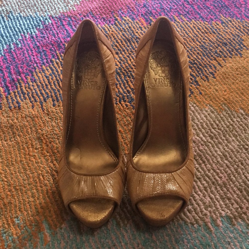 Vince Camuto!